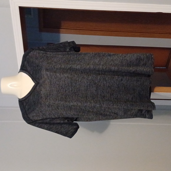 FREE Workout tee - Picture 1 of 4